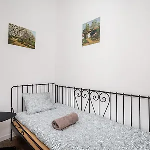  Apartment Lol