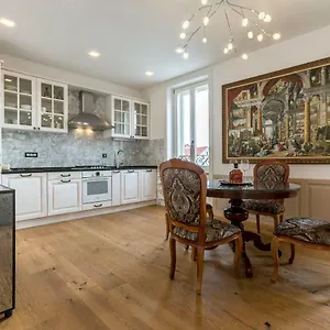 https://queen-apartment-split.splithotels.org